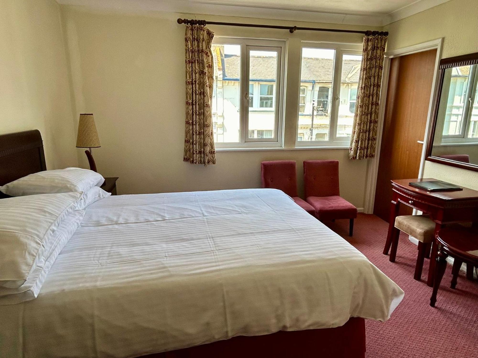 Regent Court - Seafront, Sandown - Free Car Ferry For Bookings Of 3 Or More Nights, Subject To Availability Rom bilde
