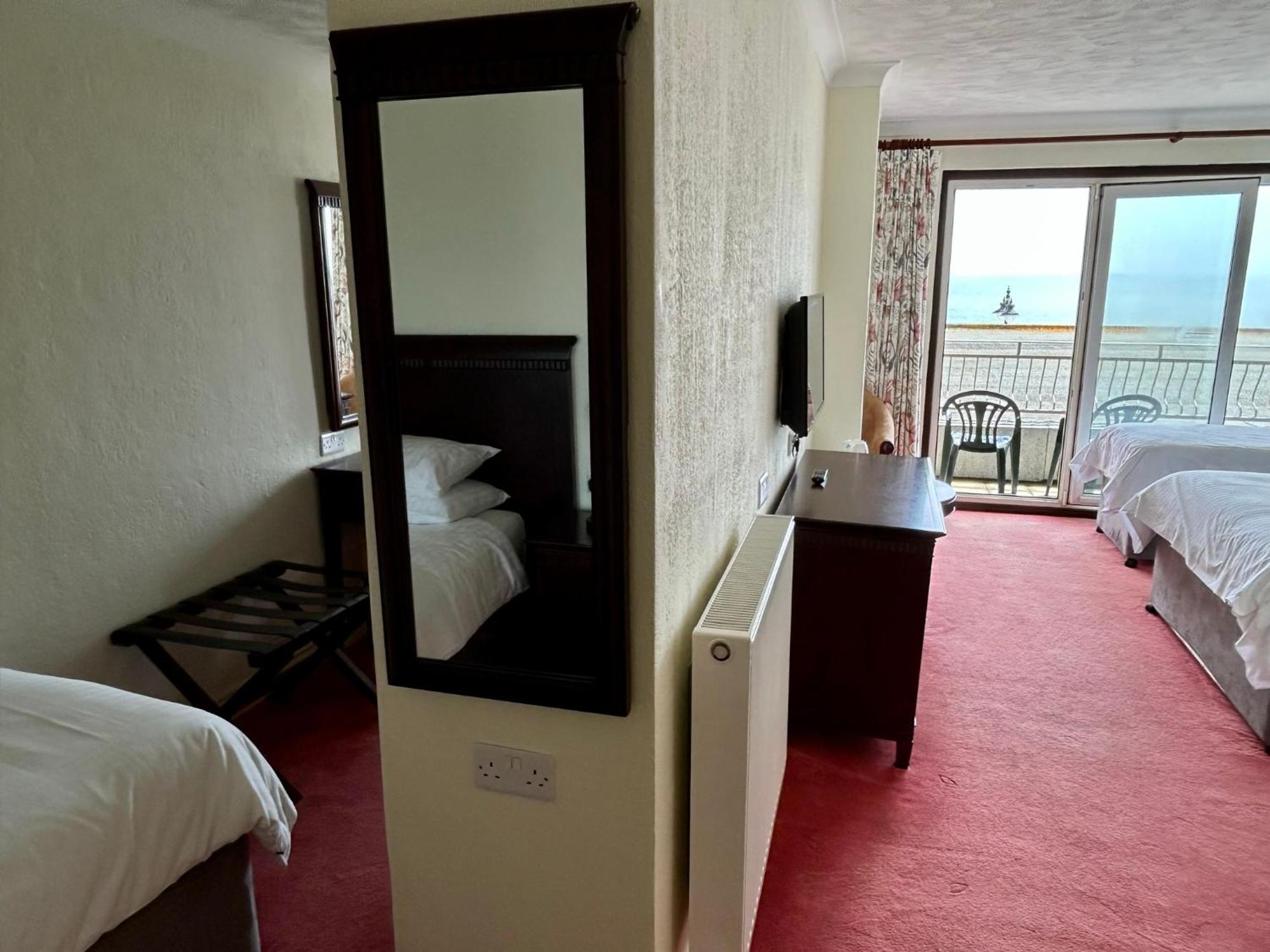 Regent Court - Seafront, Sandown - Free Car Ferry For Bookings Of 3 Or More Nights, Subject To Availability Rom bilde