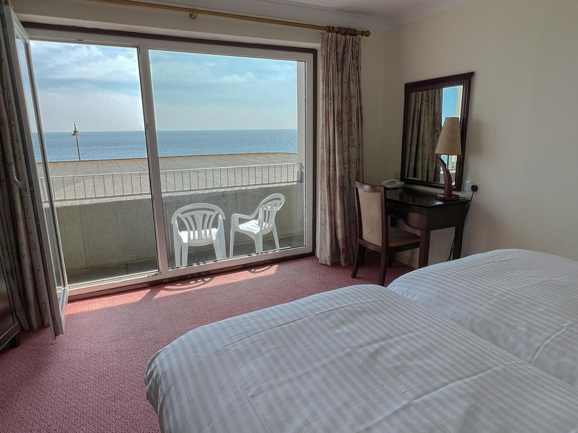 Regent Court - Seafront, Sandown - Free Car Ferry For Bookings Of 3 Or More Nights, Subject To Availability Rom bilde