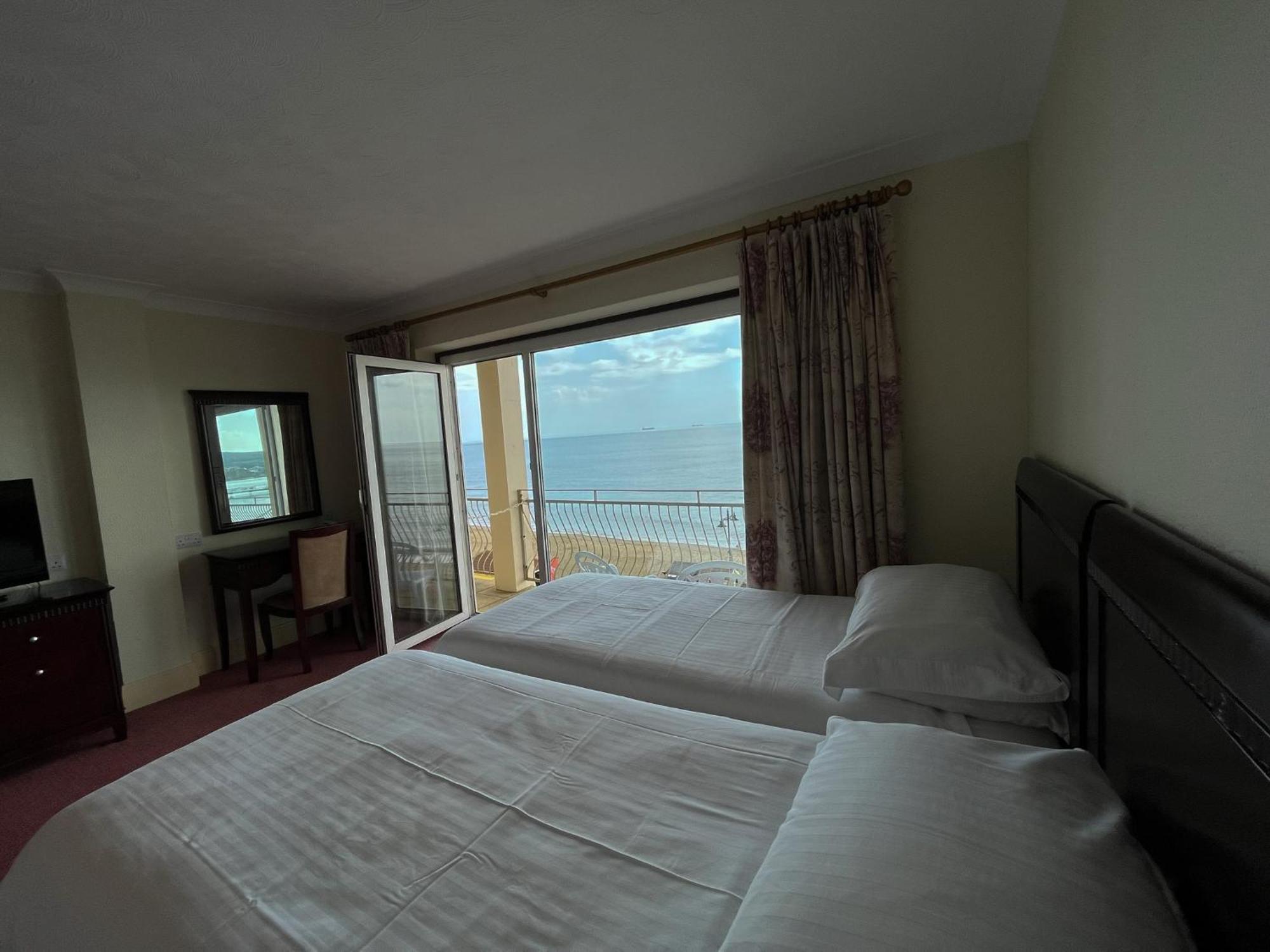 Regent Court - Seafront, Sandown - Free Car Ferry For Bookings Of 3 Or More Nights, Subject To Availability Rom bilde