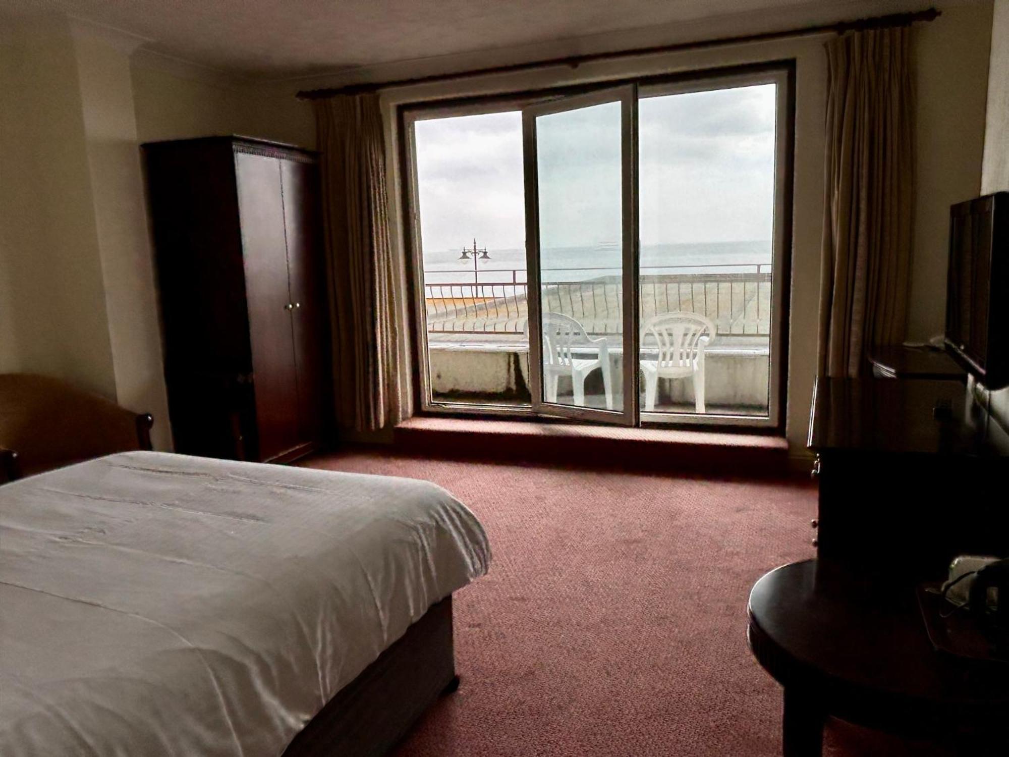 Regent Court - Seafront, Sandown - Free Car Ferry For Bookings Of 3 Or More Nights, Subject To Availability Rom bilde